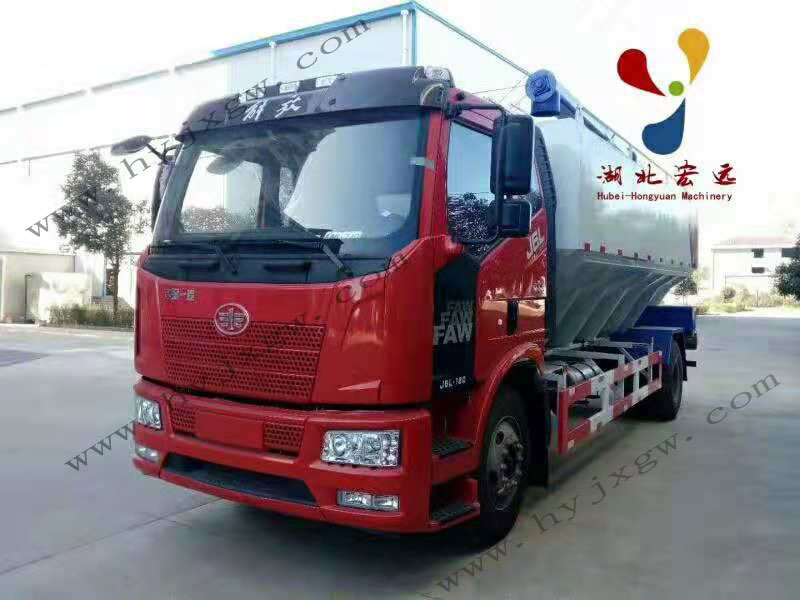 以質(zhì)量求發(fā)展—宏遠(yuǎn)解放散裝飼料車發(fā)往黑龍江佳木斯